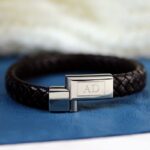 Bild von lederarmband mit gravur fuer hjpg | Individuelle 🎁 persönliche 🎁 personalisierte Geschenke bedruckt ▪ bestickt ▪ graviert