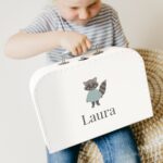 Bild von kinderkoffer weiss grossjpg | Individuelle 🎁 persönliche 🎁 personalisierte Geschenke bedruckt ▪ bestickt ▪ graviert