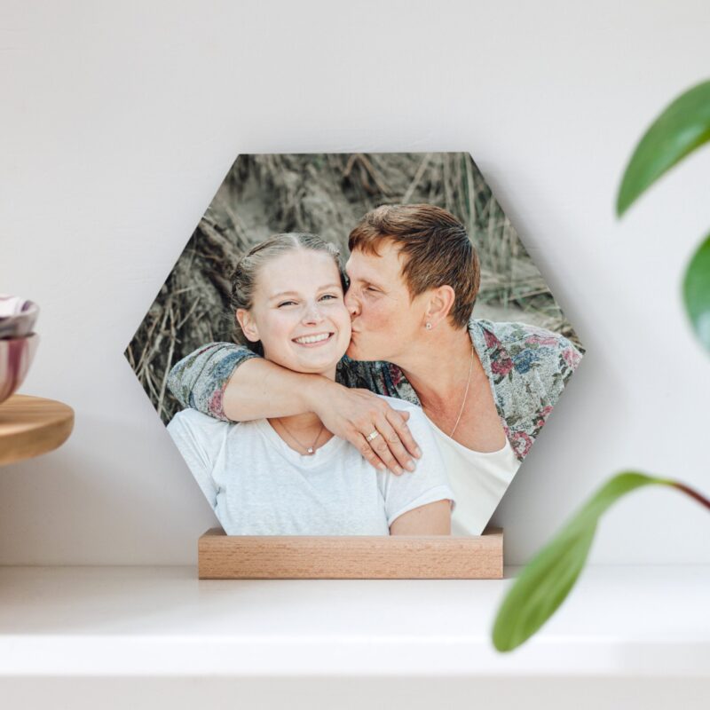 Bild von fotokachel mit staender hexajpg | Individuelle 🎁 persönliche 🎁 personalisierte Geschenke bedruckt ▪ bestickt ▪ graviert