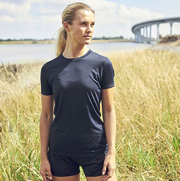 Bild von   fairtrade frauen sport shirtjpg | Individuelle 🎁 persönliche 🎁 personalisierte Geschenke bedruckt ▪ bestickt ▪ graviert