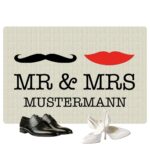 Bild von fussmatte mr mrs mit familiejpg | Individuelle 🎁 persönliche 🎁 personalisierte Geschenke bedruckt ▪ bestickt ▪ graviert