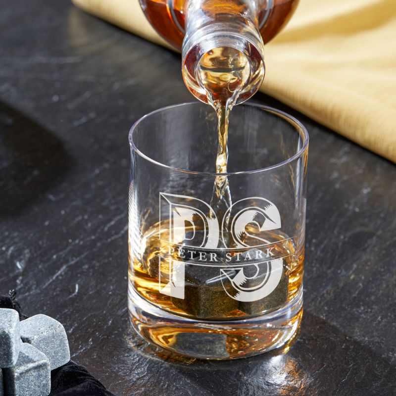 Bild von   whiskyglas mit gravur initiajpg | Individuelle 🎁 persönliche 🎁 personalisierte Geschenke bedruckt ▪ bestickt ▪ graviert