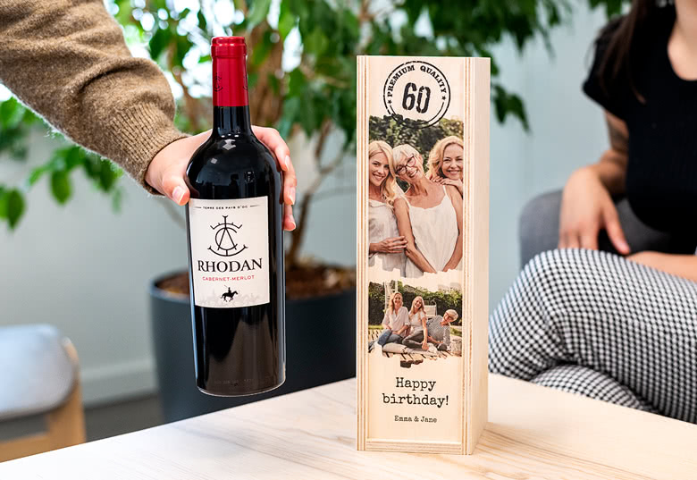 Bild von weinkiste aus holz personalisijpg | Individuelle 🎁 persönliche 🎁 personalisierte Geschenke bedruckt ▪ bestickt ▪ graviert