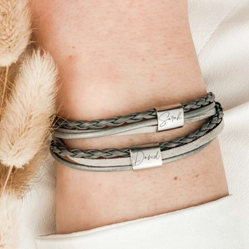 Bild von   wickelarmband grau mit zwei edjpg | Individuelle 🎁 persönliche 🎁 personalisierte Geschenke bedruckt ▪ bestickt ▪ graviert